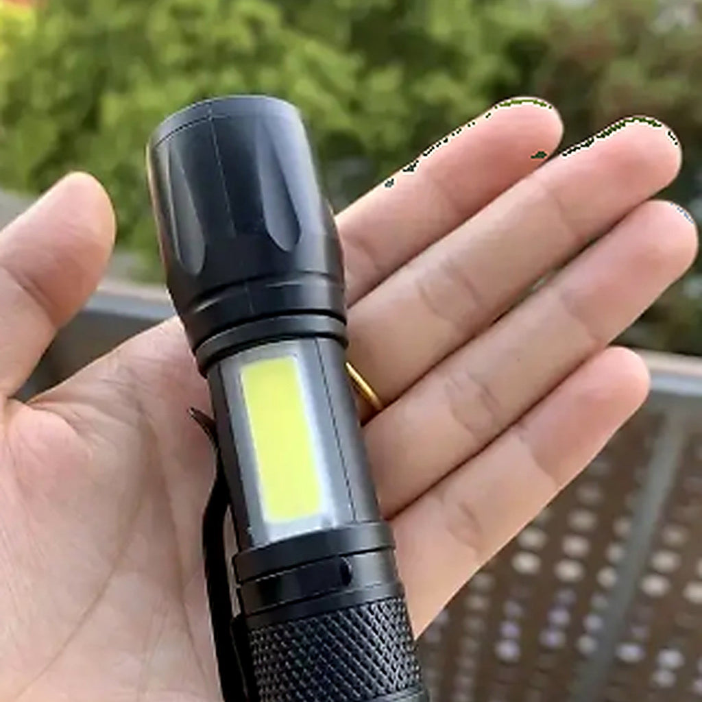 Mini Linterna Táctica LED Recargable USB — 4
