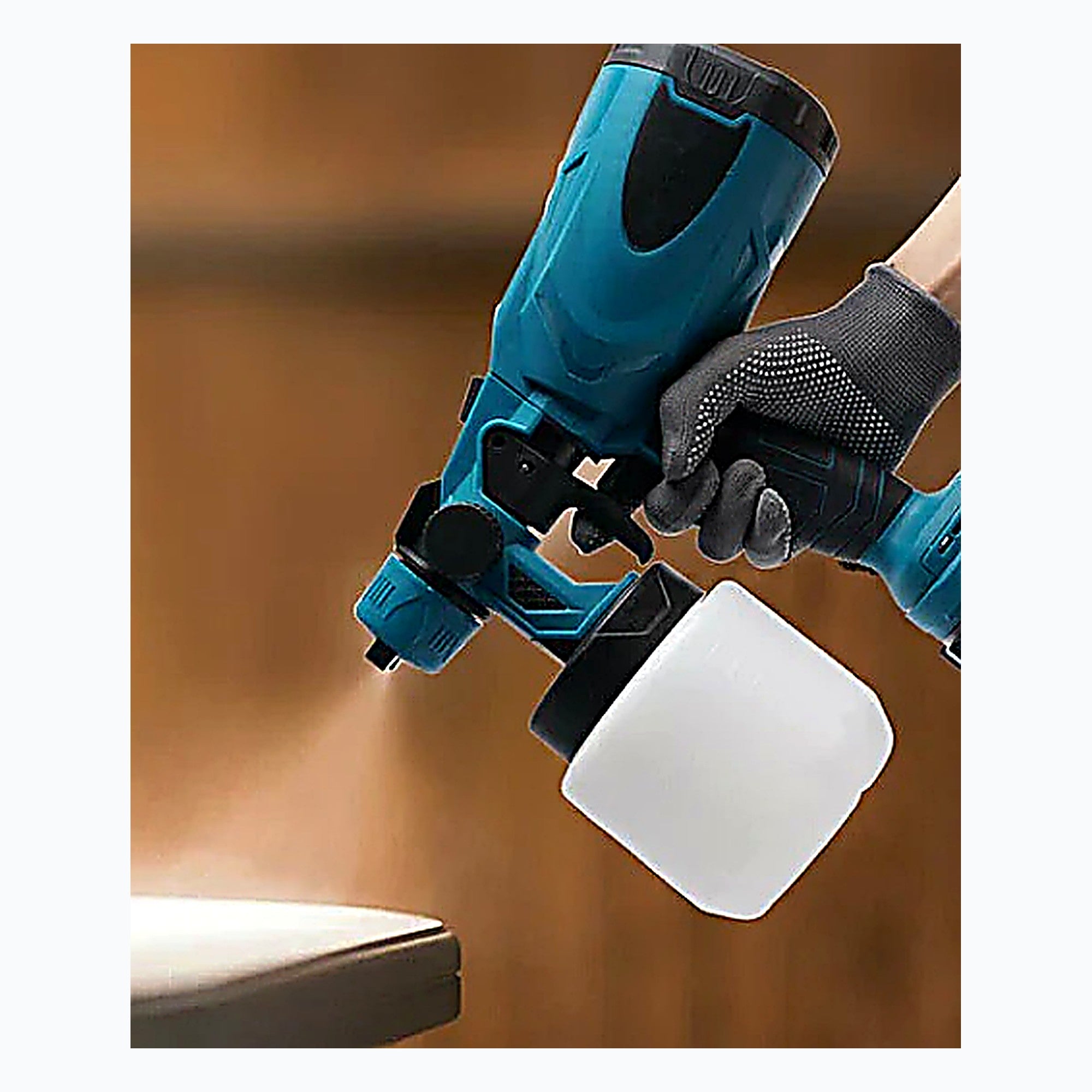 Pistola de Pintura Inalámbrica TASBEL 2 Baterías — en uso